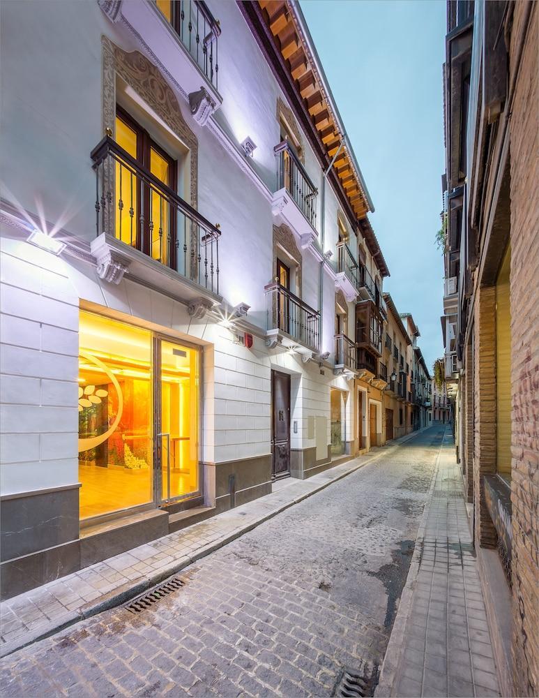 Hostal Arriola Granada Exterior photo