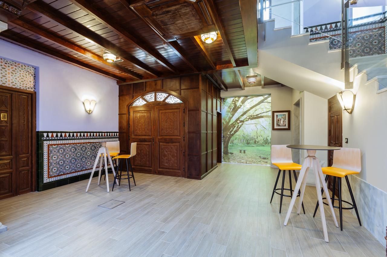 Hostal Arriola Granada Exterior photo