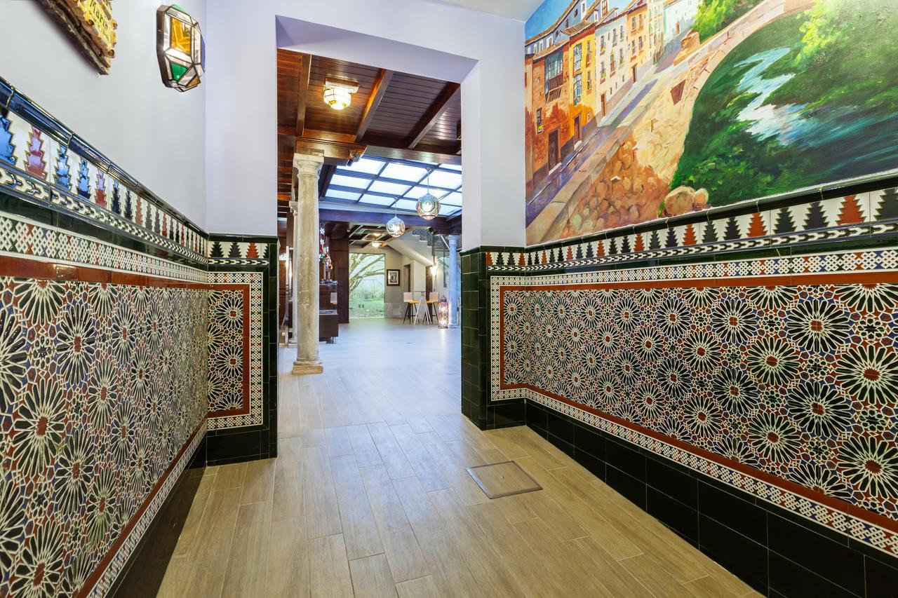 Hostal Arriola Granada Exterior photo